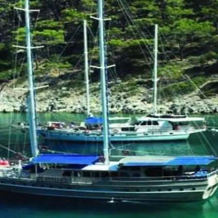 Botel Hazer Gulet Boat